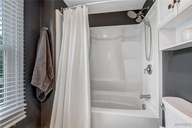 445 75th St, Niagara Falls, NY 14304 - bathroom featuring shower / bath combo and toilet