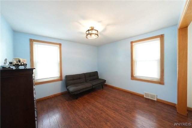 120 Cloverside Ct, West Seneca, NY 14224 - living area featuring wood finished floors and baseboards