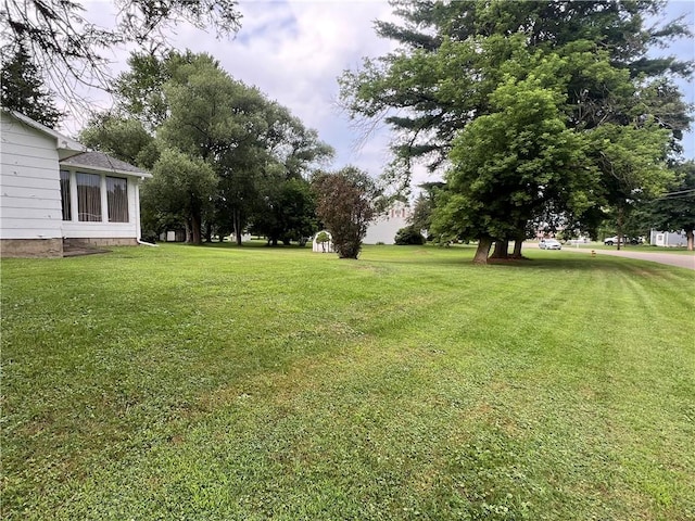 2 Maple Rd, Big Flats, NY 14845 - view of green lawn