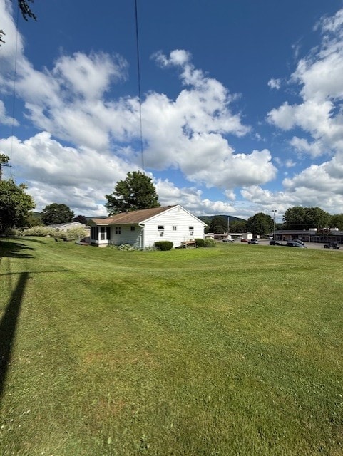 402 E Water St, Smethport Boro, PA 16749 - view of grassy yard
