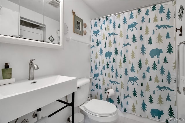 51 S 86th St Unit 10B, Niagara Falls, NY 14304 - full bath featuring a shower with curtain and vanity