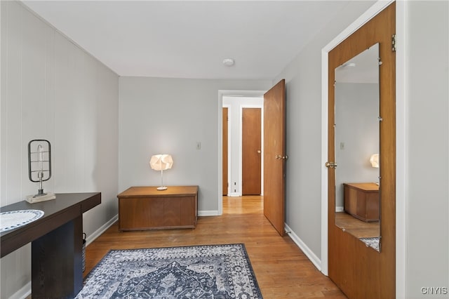 8500 Pools Brook Rd, Manlius, NY 13082 - hallway featuring wood finished floors and baseboards
