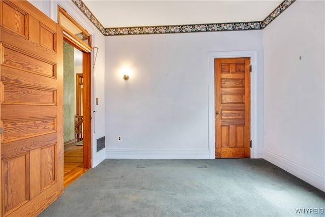499 Breckenridge St, Buffalo, NY 14213 - empty room featuring light carpet and baseboards