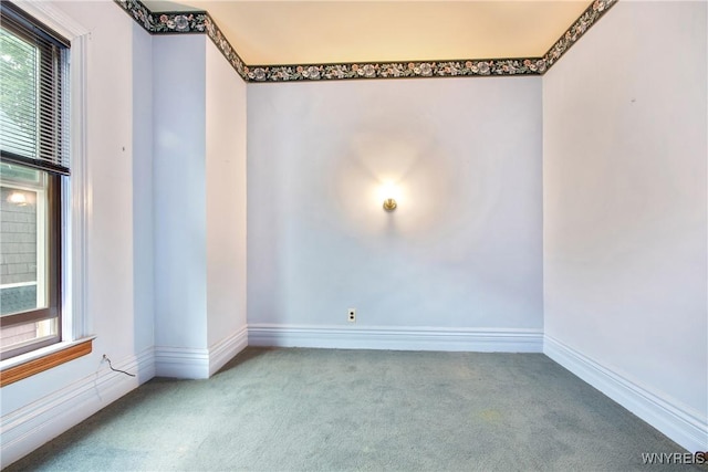 499 Breckenridge St, Buffalo, NY 14213 - carpeted empty room with baseboards