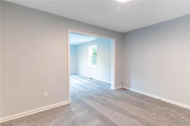 539 Windermere Blvd, Amherst, NY 14226 - carpeted empty room featuring baseboards