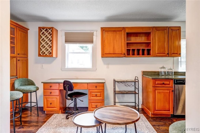 1143 Kensington Ave, Buffalo, NY 14215 - office area featuring dark wood-style flooring and a textured ceiling