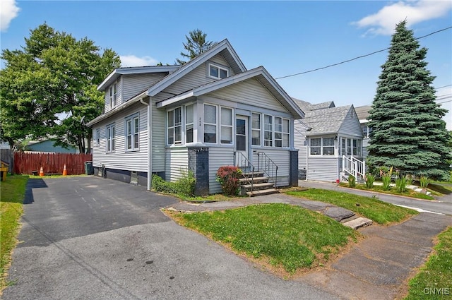 345 Wayland Rd, Salina, NY 13208 - bungalow-style house with entry steps and driveway