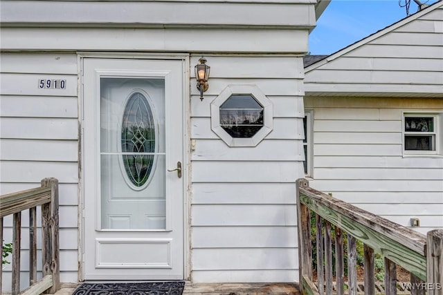 5910 Edgewood Dr, Niagara, NY 14304 - entrance to property