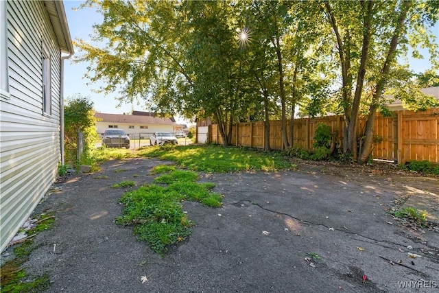 2275 Broadway St, Cheektowaga, NY 14212 - view of yard