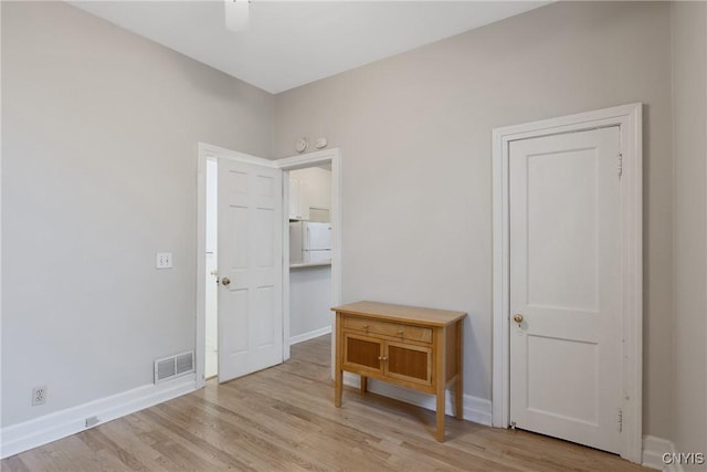 101 Comstock Ave, Syracuse, NY 13210 - unfurnished room with light wood-style floors