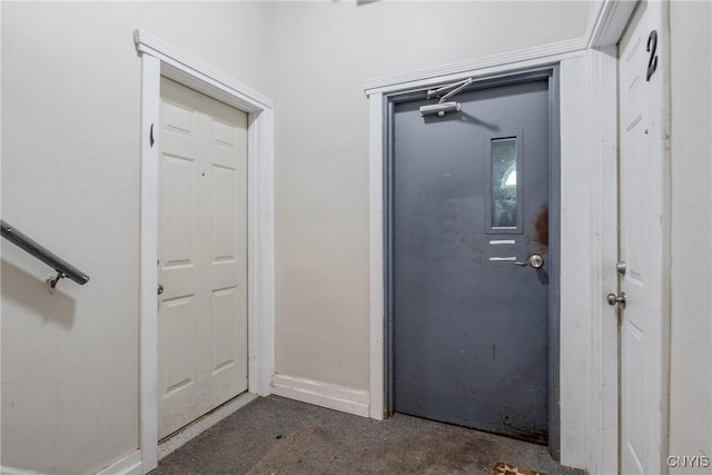 101 Comstock Ave, Syracuse, NY 13210 - entryway featuring baseboards