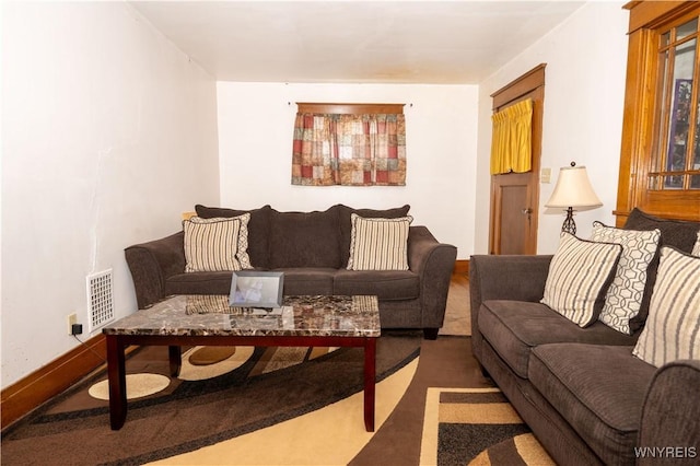 181 Ericson Ave, Buffalo, NY 14215 - view of carpeted living area