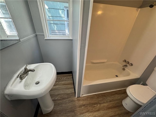 360 Longnecker St, Buffalo, NY 14206 - full bathroom featuring wood finished floors and shower / tub combination