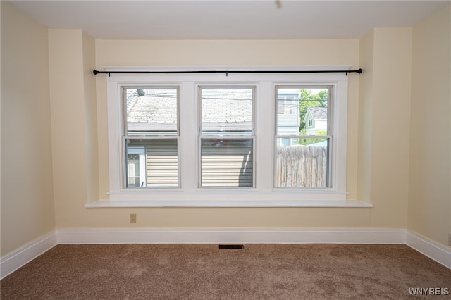 2363 Niagara St, Buffalo, NY 14207 - carpeted spare room featuring baseboards