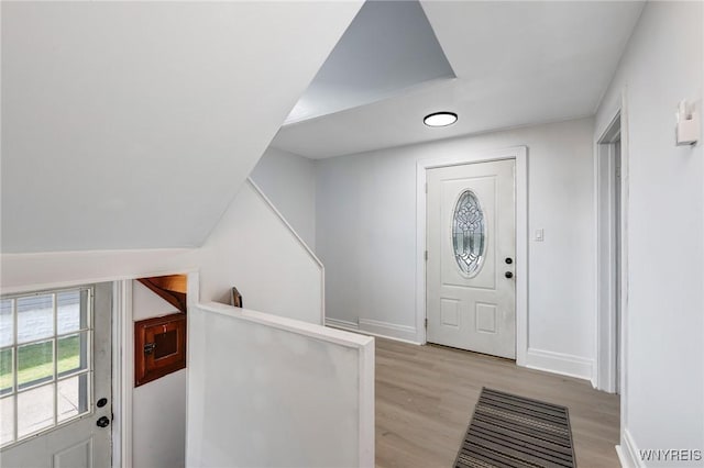 185 N Pleasant Pkwy, Cheektowaga, NY 14206 - foyer entrance featuring light wood-style flooring and baseboards