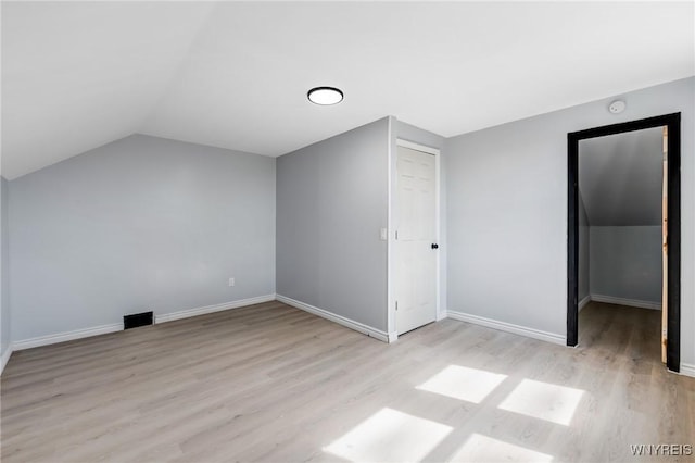 185 N Pleasant Pkwy, Cheektowaga, NY 14206 - bonus room featuring light wood-style floors and vaulted ceiling