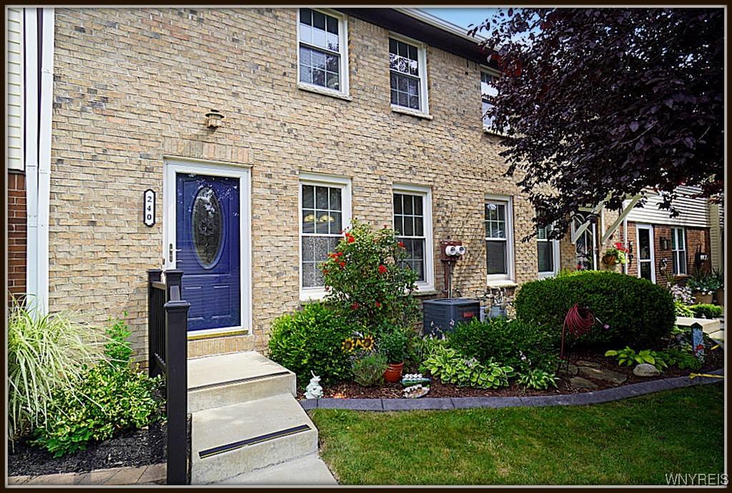 240 Stepping Stone Ln, Orchard Park, NY 14127 - photo 1