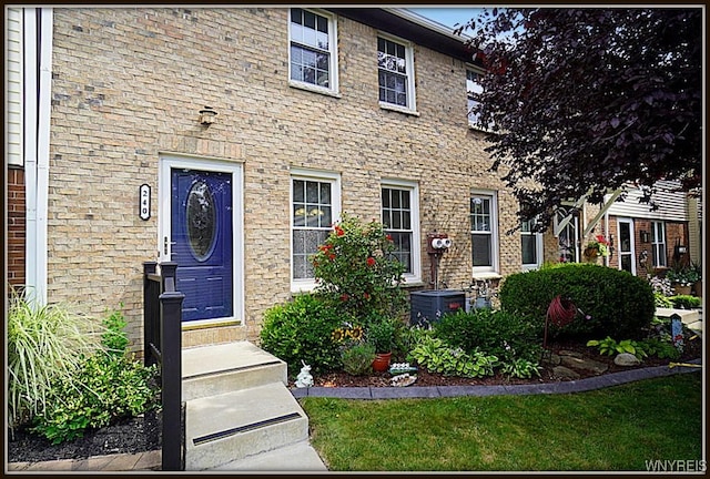 240 Stepping Stone Ln, Orchard Park, NY 14127 - photo 1