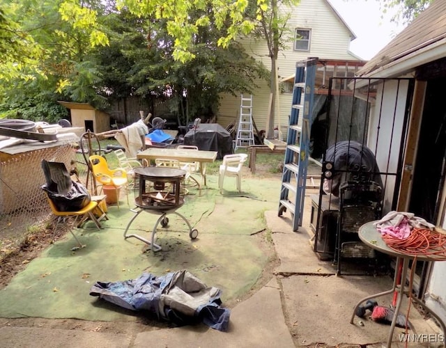 218 Strauss St, Buffalo, NY 14211 - view of patio / terrace
