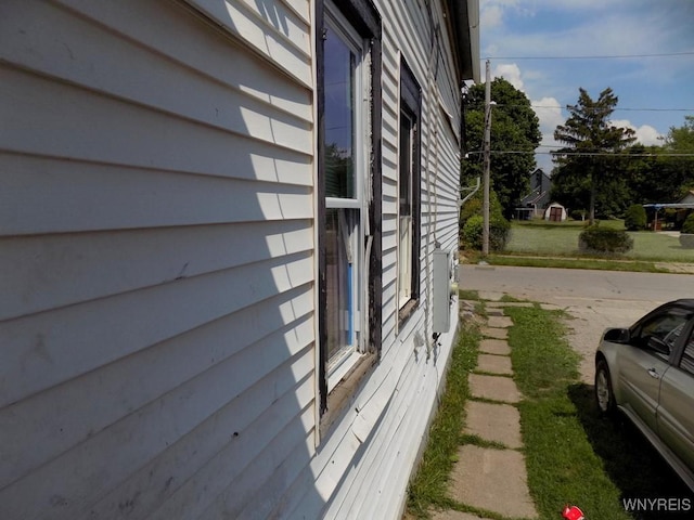 218 Strauss St, Buffalo, NY 14211 - view of side of property