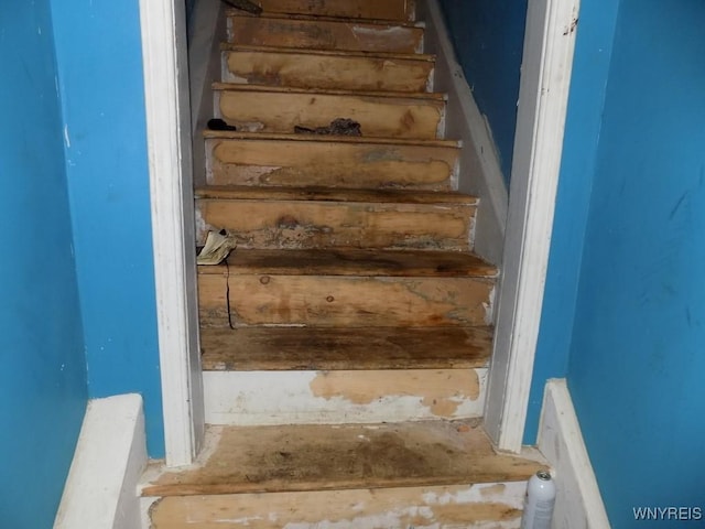 218 Strauss St, Buffalo, NY 14211 - view of staircase