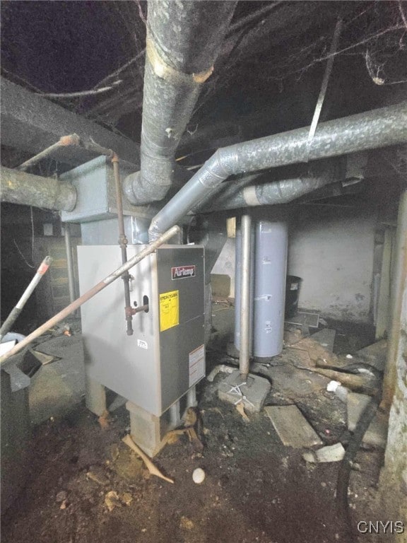225 Lakeview Ave, Syracuse, NY 13204 - utility room with water heater