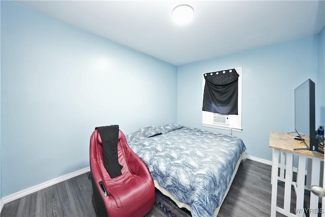 290 Riverside Ave, Buffalo, NY 14207 - bedroom featuring wood finished floors and baseboards
