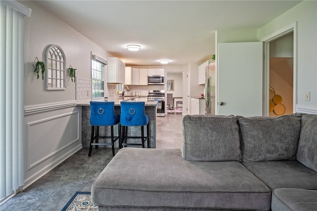 34 Stonewall Ct, Greece, NY 14615 - view of living area