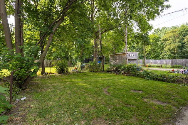 900-902 S Plymouth Ave, Rochester, NY 14608 - view of yard