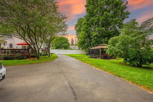 917 W Gray St, Elmira, NY 14905 - view of asphalt driveway