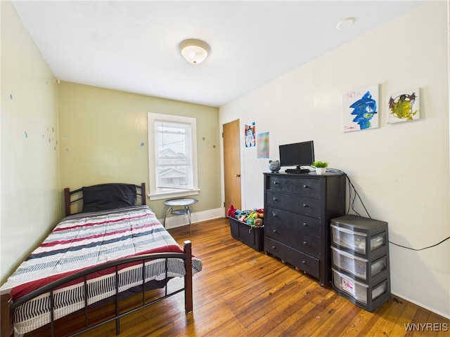 125 Phyllis Ave, Buffalo, NY 14215 - bedroom featuring hardwood / wood-style floors and baseboards