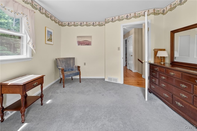 7569 Northfield Ln, Manlius, NY 13104 - living area featuring light carpet and baseboards