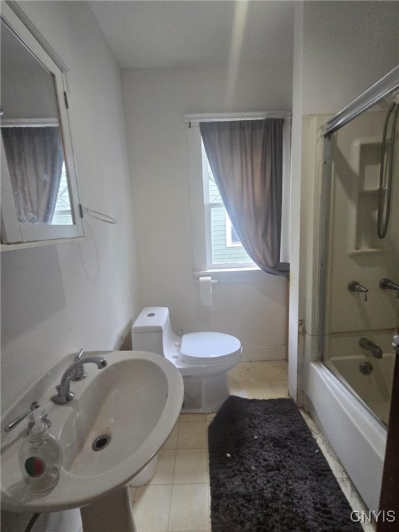 826 Lancaster Ave, Syracuse, NY 13210 - full bath featuring bathing tub / shower combination and tile patterned floors