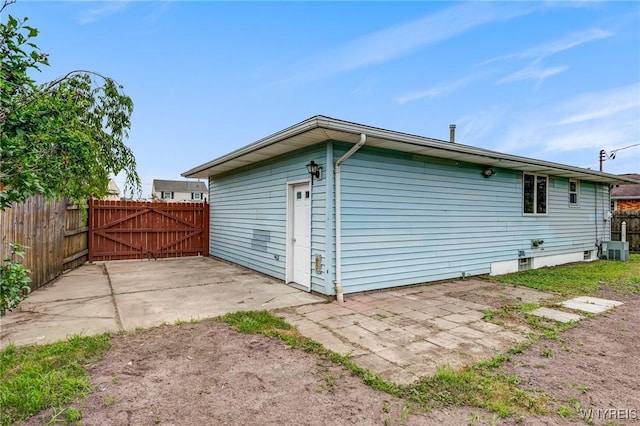 41 Dennis Ln, Cheektowaga, NY 14227 - view of side of property with a patio and a gate