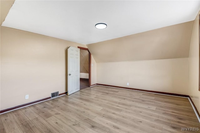 146 Longnecker St, Buffalo, NY 14206 - bonus room with light wood-type flooring and lofted ceiling