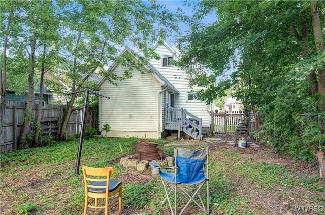 146 Longnecker St, Buffalo, NY 14206 - back of property with a fenced backyard