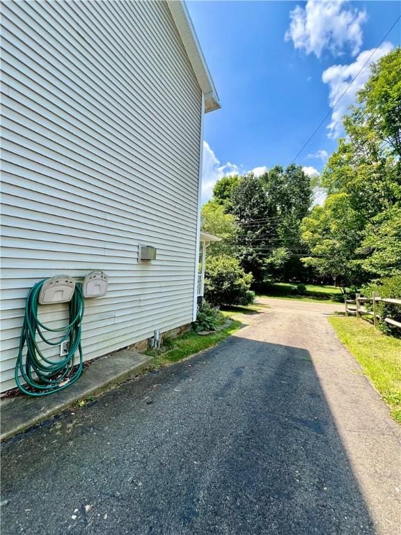 110 Mcmaster St, Bath, NY 14810 - view of side of property