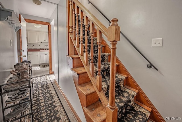 806 Cleveland Dr, Cheektowaga, NY 14225 - photo 6