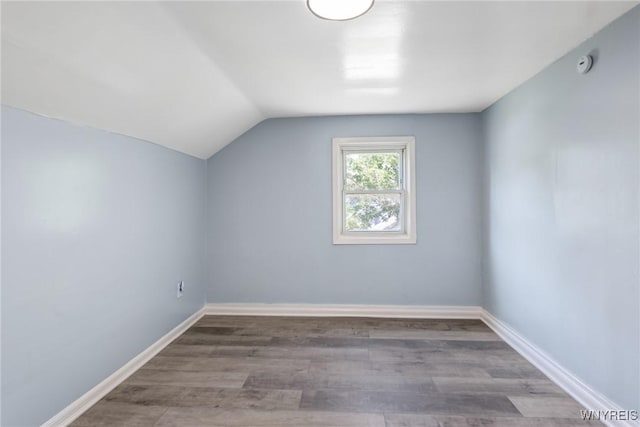 40 Decker St, Buffalo, NY 14215 - bonus room with lofted ceiling and wood finished floors
