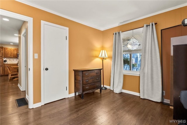 715 Brighton Rd, Tonawanda, NY 14150 - bedroom featuring dark wood-style flooring and recessed lighting
