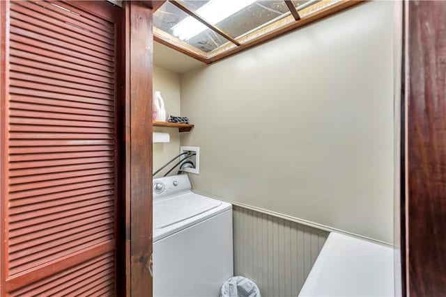 61 Country Pl, Colesville, NY 13813 - washroom featuring washer / clothes dryer and a skylight