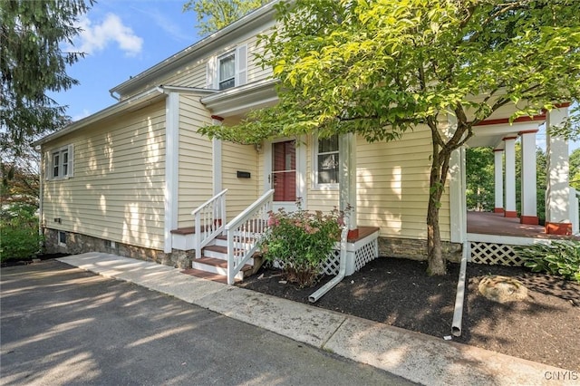 16 Onondaga St, Skaneateles, NY 13152 - view of front of property with crawl space
