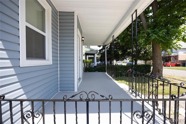 54 Tuxedo Pl, Buffalo, NY 14207 - view of porch