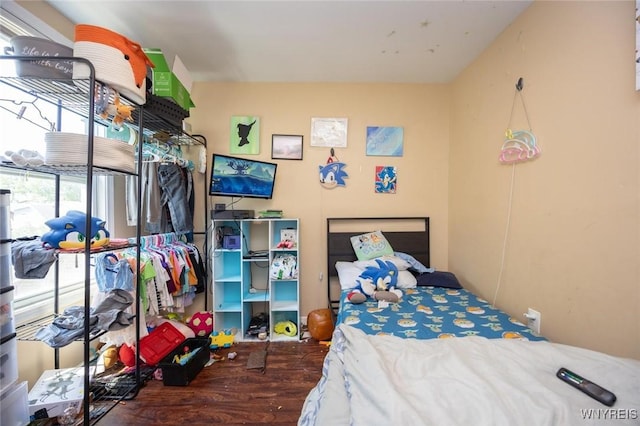 54 Tuxedo Pl, Buffalo, NY 14207 - bedroom featuring wood finished floors