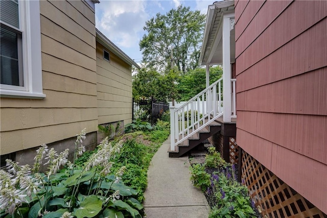 26 Fountain St, Rochester, NY 14620 - view of side of home