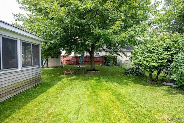 150 Collins Ave, West Seneca, NY 14224 - view of yard