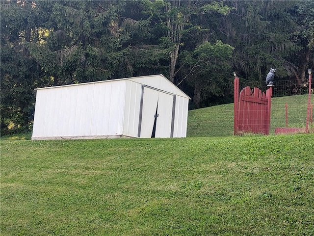 310 E Green St, Smethport Boro, PA 16749 - view of shed featuring a view of trees