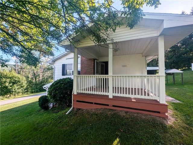310 E Green St, Smethport Boro, PA 16749 - view of side of property featuring a lawn and a porch