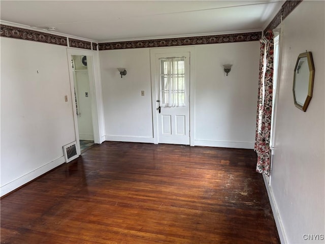 39 Standart Ave, Auburn, NY 13021 - entrance foyer with wood finished floors and ornamental molding