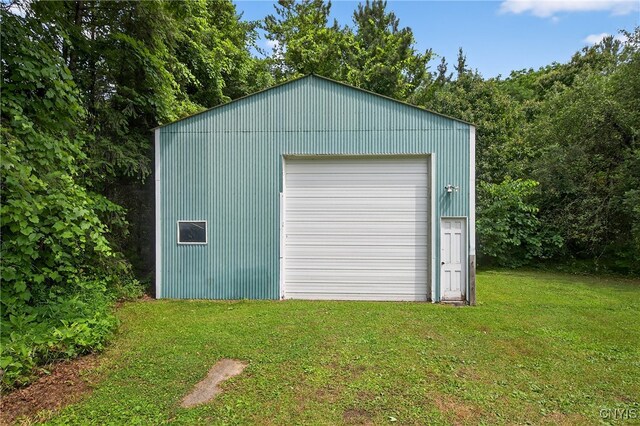 7165 Manlius Center Rd, Manlius, NY 13057 - view of detached garage